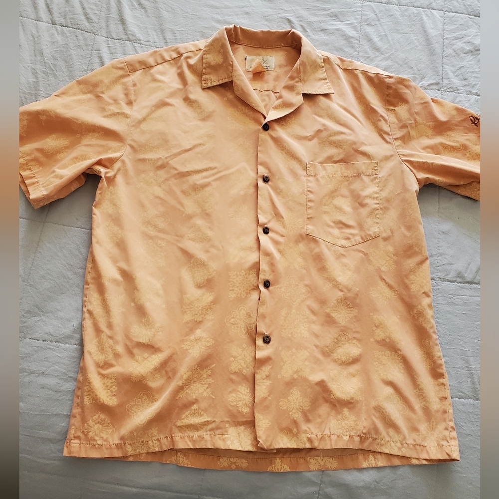 Men's MADE IN HAWAII Red Dirt Hawaiian top, size large